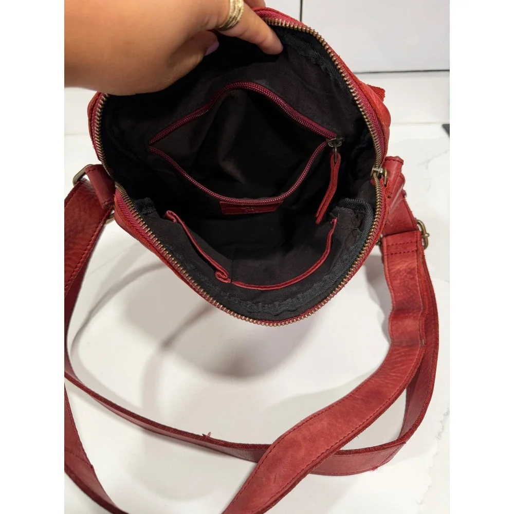 Harbour 2nd Red Leather Crossbody Messenger Bag Anchor Charm Distressed Vintage